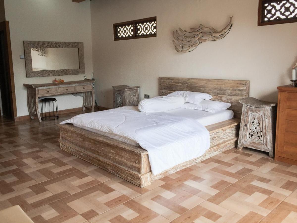 Escotel Villa Marga Tabanan  Ngoại thất bức ảnh